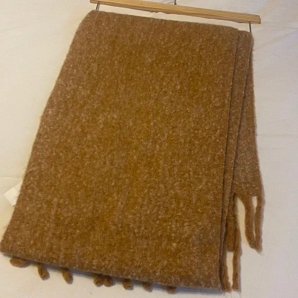 LOFT Warm Tan Fringe Scarf/ wrap NEW! - Picture 4 of 6